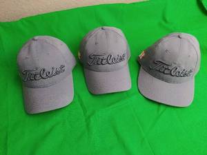 lot 122 image: TITLEIST BASEBALL CAPS