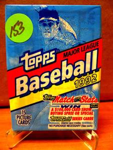 lot 153 image: 1992 Topps Baseball Card Wax Pack - Sealed Derek Jeter RC Chipper Jones RC