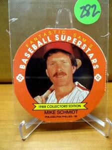 lot 282 image: 1988 Fantastic Sams Baseball Superstars Disc Mike Schmidt #19 HOF