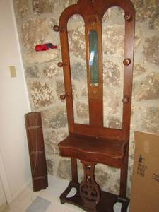 lot 15 image: Hall tree with small mirror 7 hooks small storage compartment 69x24x11
