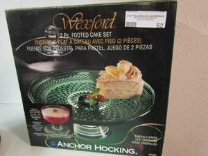 lot 52 image: Wexford Emerald green 2 piece footed cake set in box