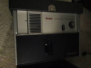 lot 82 image: Kodak projector with screen