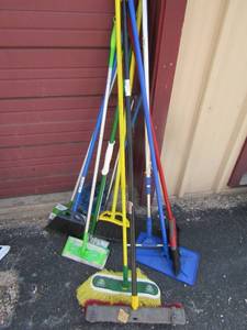 lot 102 image: Lot- Mops, brooms, dusters