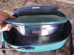 lot 136 image: Pyrex casserole with lid and insulated carrier