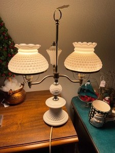 lot 72 image: HOBNOB Milk glass 2 tier lamp works well