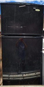 lot 108 image: 18.2 CF whirlpool black fridge unknown working condition needs cleaning