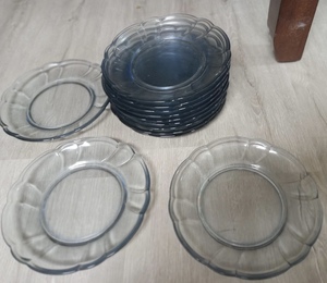 lot 145 image: TRANSBLUE DEPRESSION GLASS 12 PLATES