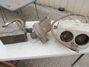 lot 324 image: magnet touch control air conditioner -Frager car and blower assembly