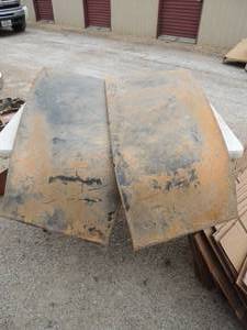 lot 329 image: FORD HOOD 2 PCS  1940S