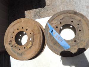 lot 422 image: 2 -5 lug brake hub 601-98-940-50