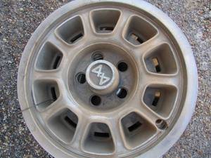 lot 379 image: 3- 44 hub caps