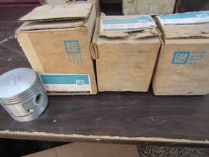 lot 385 image: 3 boxes of pistons model #1 is 9790451 model2 is 9783424 model 3 is 9783426