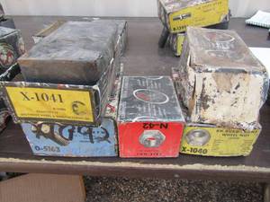lot 389 image: front wheel nuts N-42 south west wheel nuts x-1041 car screws 0-5163