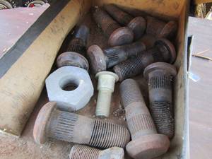 lot 391 image: 2 boxes wheel and rim parts 11080