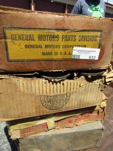lot 632 image: chevy,steele,flathead pistons #pictured