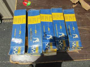lot 647 image: moog shocks qty 20