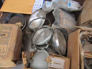 lot 661 image: 1939 nash qty 13 head lights