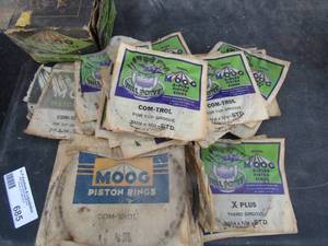 lot 685 image: moog piston rings qty 10 3 316
