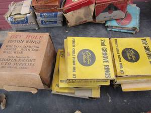 lot 726 image: qty 9 flats top groove piston rings 332