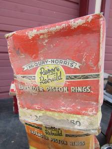 lot 728 image: Mcquay piston rings for a ford mercury 16-3-316. Single square groove pistons