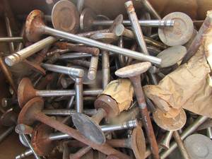 lot 729 image: 1 box of push rods, need reconditioned used for ford vehicles standard
