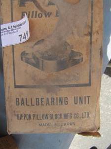 lot 741 image: F4H ball bearings unit pillow block