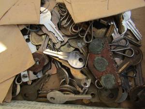 lot 780 image: lot of various car keys
