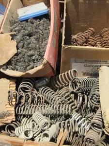 lot 782 image: box of springs all sizes