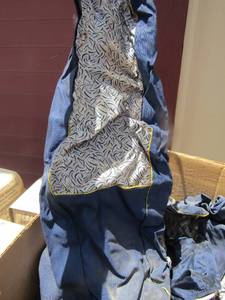 lot 792 image: seat covers- blue royal with yellow strip