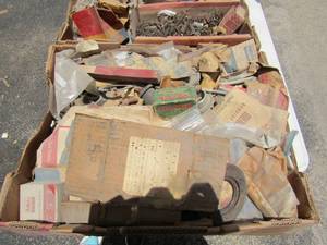 lot 810 image: ford and gm motor parts, clutch pieces, o rings, shaft bushing