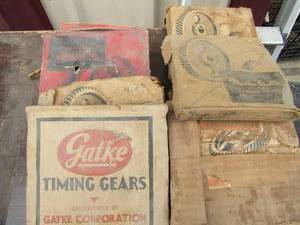 lot 832 image: 9 martin wells  and gate timing gears for chevy 1933-1936