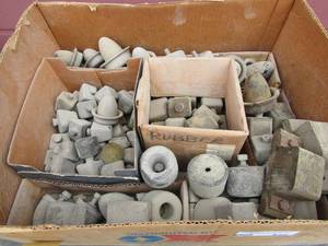 lot 852 image: box of rubber body truck mounts