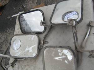 lot 931 image: pair of truck mirrors