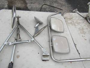 lot 932 image: 3 misc truck side mirrors