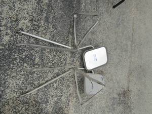 lot 933 image: 2 large truck mirrors