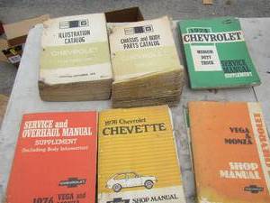 lot 947 image: ford and chevy mechanic books  qty8