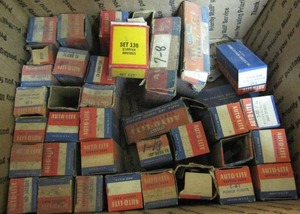 lot 37 image: Box of autolite power points I-47  Autolite service parts #7-67-6   NOS