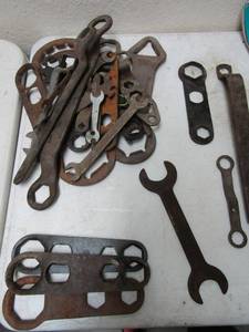 lot 103 image: assorted flat wrenches qty more then 8
