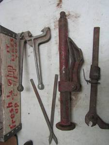lot 105 image: tools, manual press, vintage jack, nail puller