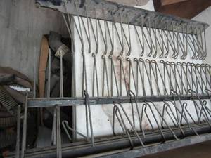 lot 110 image: DAYCO BCH HANGERS 26 wall hangers for tools, qty5