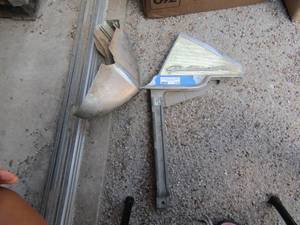 lot 118 image: Phaton auto part  Window part, Ford front light part # BJ-8207-A,-- LH-H2
