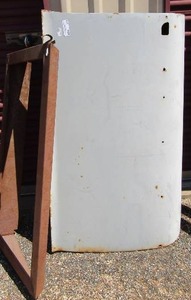 lot 119 image: Passenger door and insert metal frame goes to unknown vehicle ( POSSIBLY LINCOLN)  44 X 26