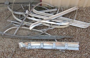 lot 135 image: WHEEL WELL TRIM - SOME NOS