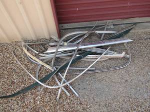 lot 136 image: WHEEL WELL TRIM - SOME NOS