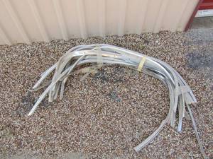 lot 137 image: WHEEL WELL TRIM - SOME NOS