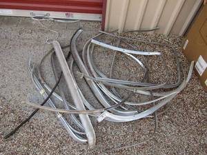 lot 138 image: WHEEL WELL TRIM - SOME NOS