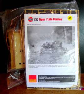 lot 109 image: Airfix WWII Model 135 Tiger I - Late Version $$