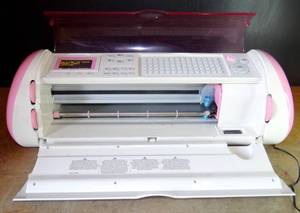 lot 146 image: Cricut Pink Expression Die Cutting Machine - TESTEDWORKS