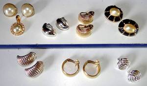 lot 173 image: NICE LOT OF FASHIONABLE CLIP ON EARRINGS