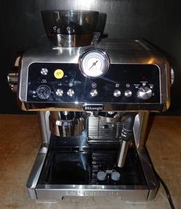 lot 184 image: BIG $ ITEM - DeLonghi La Specialista Espresso Machine with Sensor Grinder, Dual Heating System, Advanced Latte System & Hot Water Spout for Americano Coffee or Tea, Stainless Steel, EC9335M (PARTS MISSING - SEE NOTES)